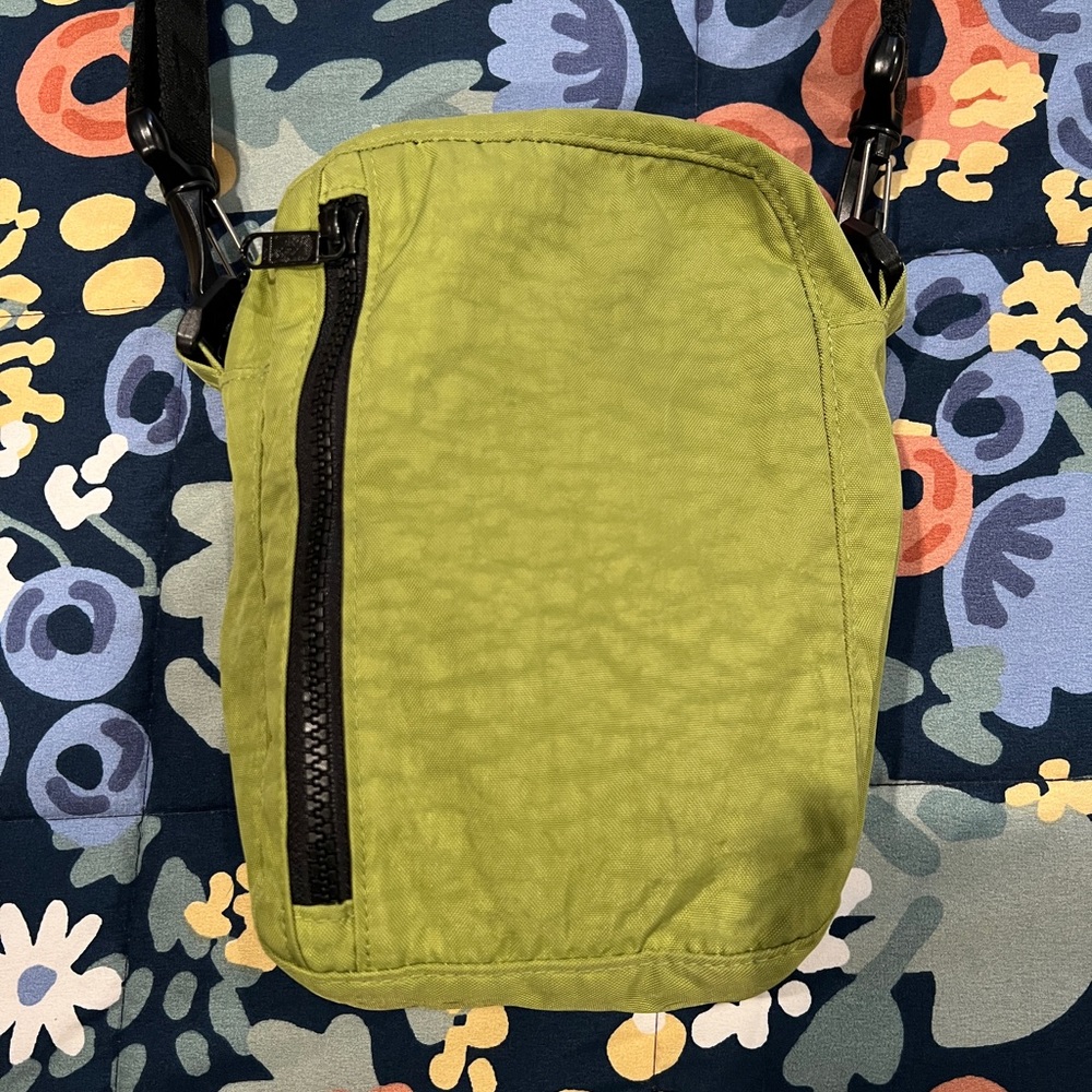Baggu Sport Crossbody Bag, Green Apple